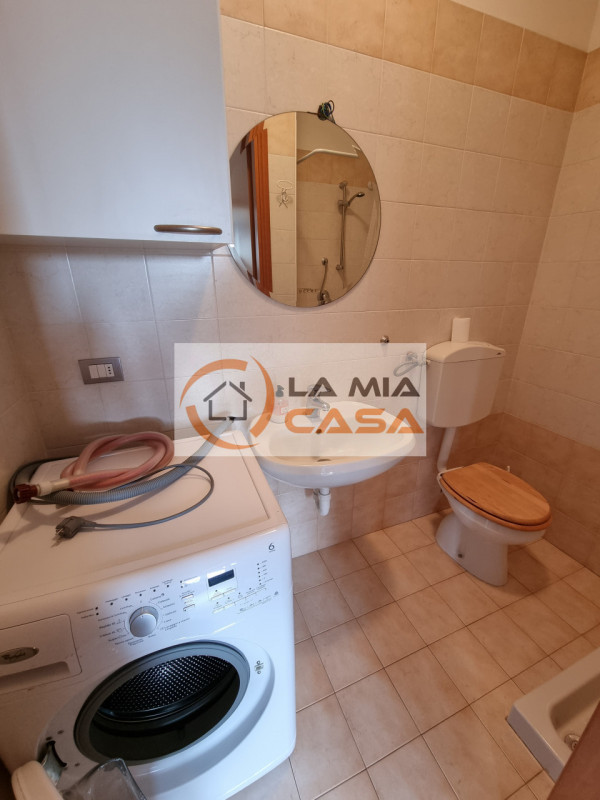 LEGNARO - Appartamento di recente costruzione posto al secondo ed ultimo piano. Dispone di soggio...