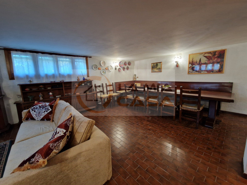 Scopri questa magnifica bifamiliare situata nel cuore di Legnaro, ideale per chi cerca un equilib...