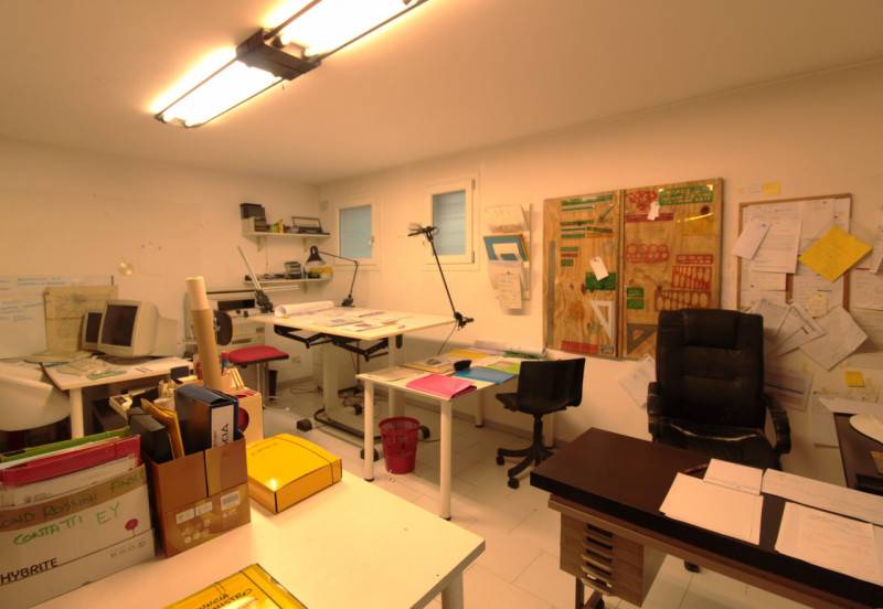 Situato nel comune di Legnaro, questo ufficio di 73 mq si trova nella zona centrale, offrendo una...