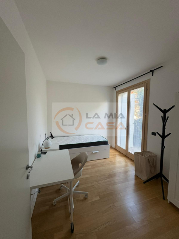 Legnaro - Recente appartamento con giardino di proprietà di circa 150 mq. Dispone di luminoso sog...