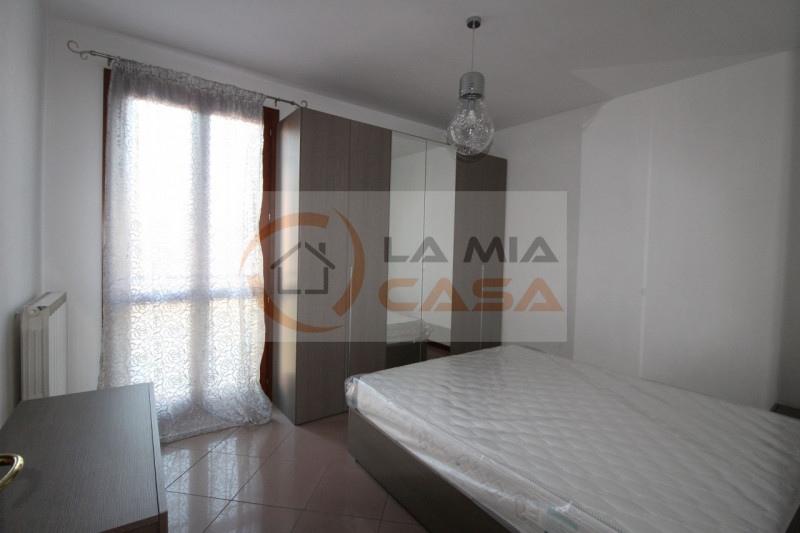 SONO RICHIESTE REFERENZE E CONTRATTO DI LAVORO A TEMPO INDETERMINATO. 
SI PREGA DI INVIARE UNA EM...