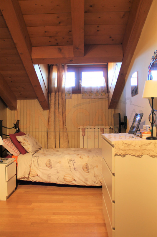 MESTRINO: proponiamo in vendita un ampio appartamento tricamere posto all’ultimo piano. 
L’immobi...