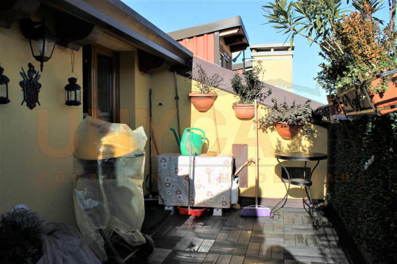 MESTRINO: proponiamo in vendita un ampio appartamento tricamere posto all’ultimo piano. 
L’immobi...