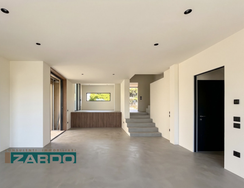 Rif. B-001 (per info 350 5383983 | Giacomo)

In tranquilla zona residenziale, comoda al centro di...