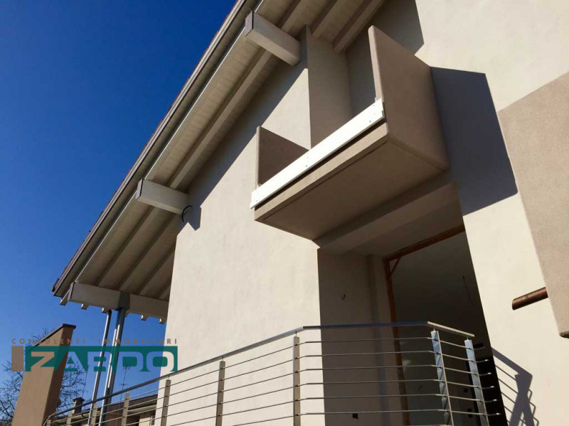 Rif. B-001 (per info 350 5383983 | Giacomo)

In tranquilla zona residenziale, comoda al centro di...