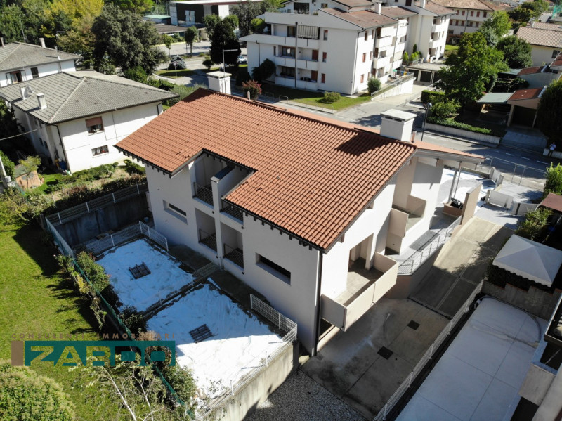 Rif. B-001 (per info 350 5383983 | Giacomo)

In tranquilla zona residenziale, comoda al centro di...