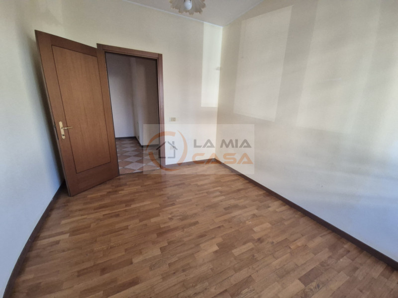 PIOVE DI SACCO - Appartamento ristrutturato completamente nel 2004, sito in piccola palazzina di ...