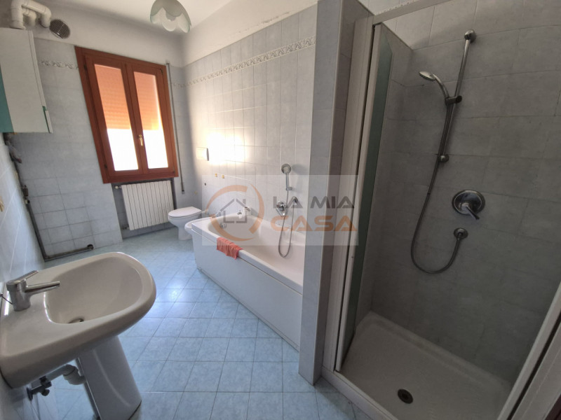 PIOVE DI SACCO - Appartamento ristrutturato completamente nel 2004, sito in piccola palazzina di ...