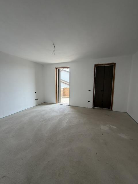 CAMPODARSEGO Frazione ULTIMA BIFAMILIARE.
In centro paese comoda ai servizi, scuole e negozi di p...