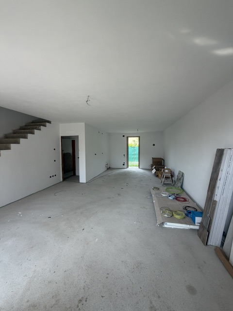 CAMPODARSEGO Frazione ULTIMA BIFAMILIARE.
In centro paese comoda ai servizi, scuole e negozi di p...