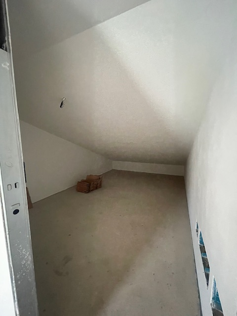 CAMPODARSEGO Frazione ULTIMA BIFAMILIARE.
In centro paese comoda ai servizi, scuole e negozi di p...