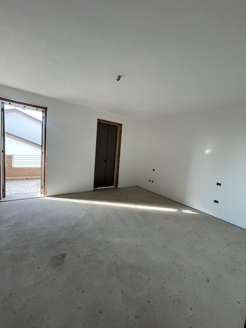 CAMPODARSEGO Frazione ULTIMA BIFAMILIARE.
In centro paese comoda ai servizi, scuole e negozi di p...