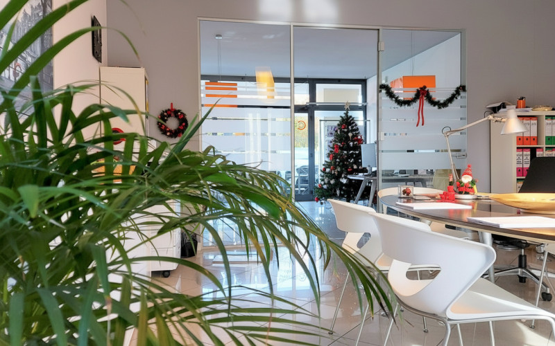 CADONEGHE: Mejaniga, negozio ideale anche come ufficio, esposto direttamente su Via Gramsci la Vi...