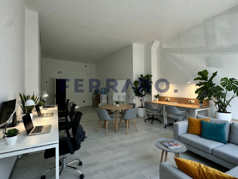 Casier, Dosson. Codice YA3, Proponiamo in affitto un negozio moderno e versatile, situato nel cuo...