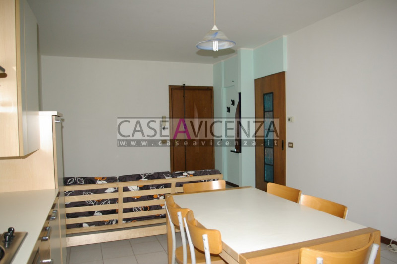 GRISIGNANO DI ZOCCO - C.E.E.- CENTRO - BICAMERE al piano TERRA/Rialzato composto da ingresso, sog...