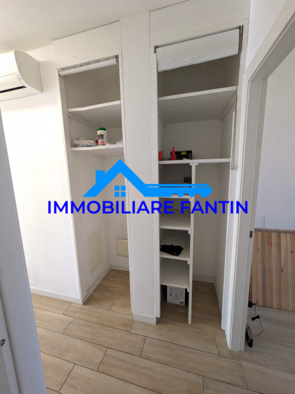 Treviso, San Zeno. Codice RA1. Comodo al centro a piedi, dal quale dista meno di 600mt e alla sta...