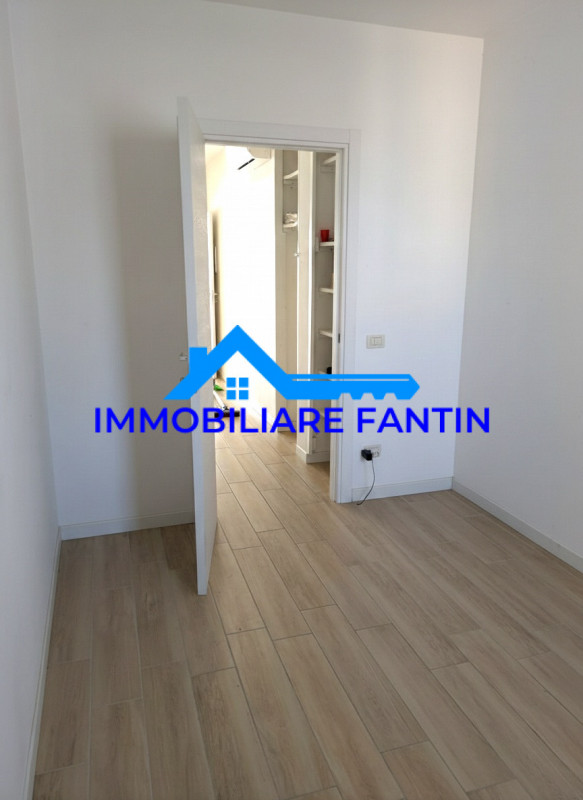 Treviso, San Zeno. Codice RA1. Comodo al centro a piedi, dal quale dista meno di 600mt e alla sta...