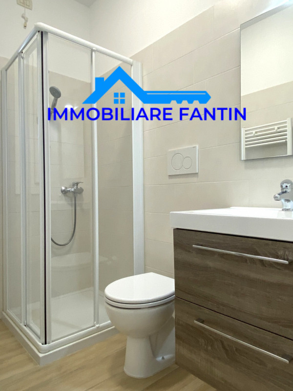 Treviso, San Zeno. Codice RA1. Comodo al centro a piedi, dal quale dista meno di 600mt e alla sta...