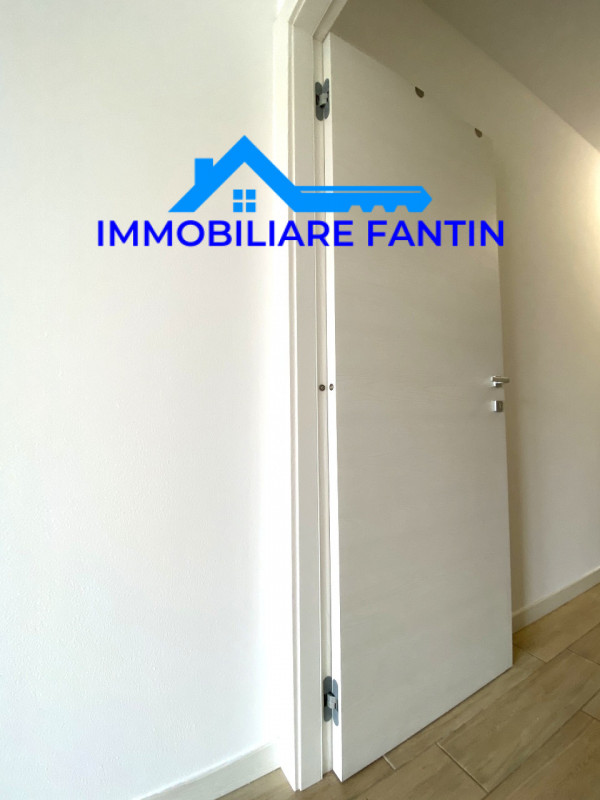 Treviso, San Zeno. Codice RA1. Comodo al centro a piedi, dal quale dista meno di 600mt e alla sta...