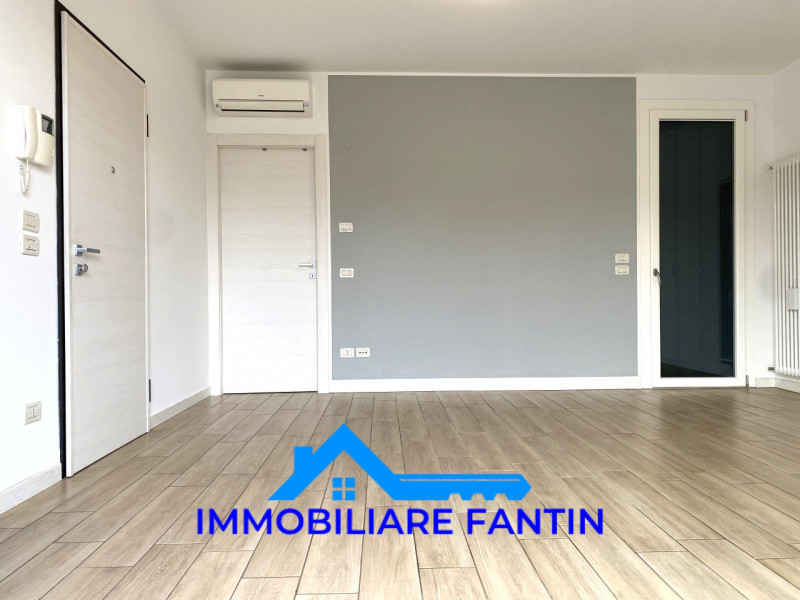 Treviso, San Zeno. Codice RA1. Comodo al centro a piedi, dal quale dista meno di 600mt e alla sta...