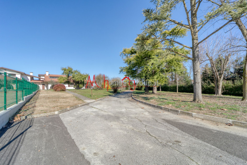 PADOVA ZONA PALTANA - Nel cuore della zona più ricercata e tranquilla della Paltana, proponiamo i...