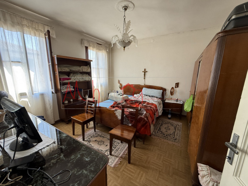 PADOVA ZONA PALTANA - (Rif.V125P) Casa singola da ristrutturare disposta su due piani fuori terra...