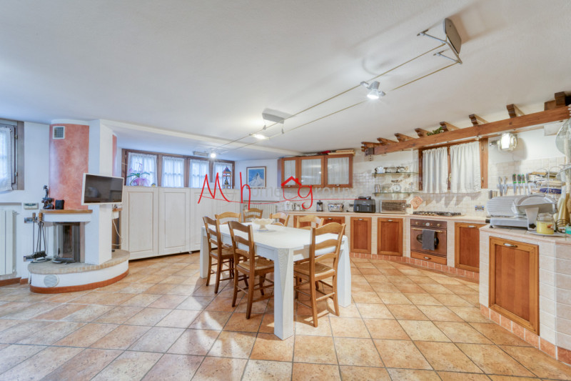 PADOVA ZONA PALTANA (Rif. V320-P) - In posizione centralissima, comoda a tutti i servizi, proponi...