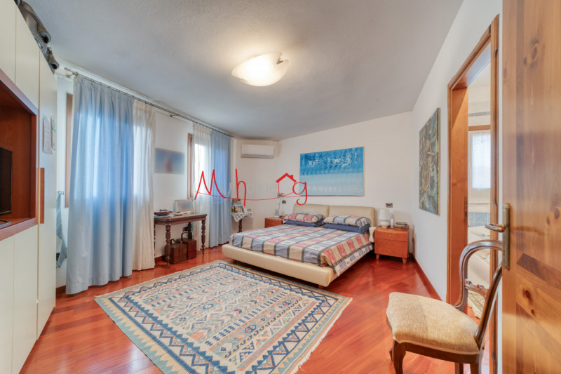 PADOVA ZONA PALTANA (Rif. V320-P) - In posizione centralissima, comoda a tutti i servizi, proponi...