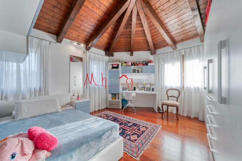 PADOVA ZONA PALTANA (Rif. V320-P) - In posizione centralissima, comoda a tutti i servizi, proponi...