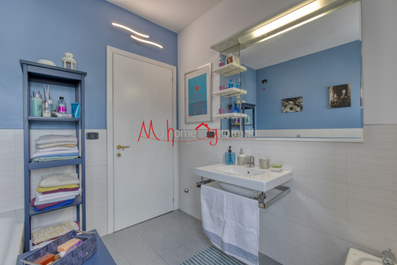 PADOVA ZONA MANDRIA - In zona interna e tranquilla, luminoso appartamento in piccolo condominio d...