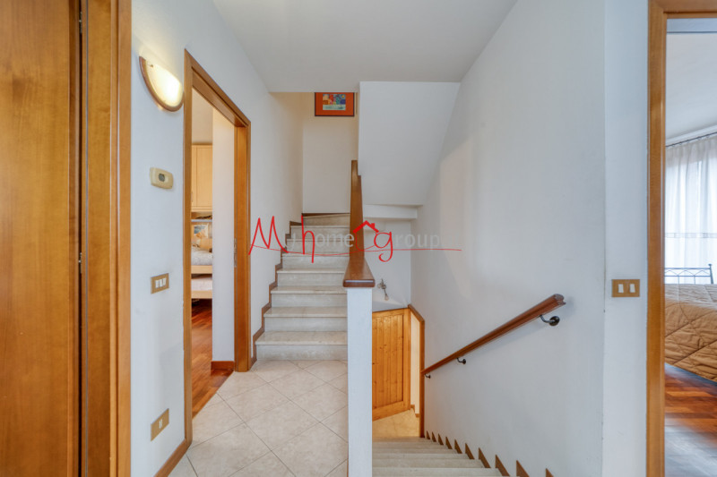 PADOVA ZONA VOLTABRUSEGANA - (Rif. V261P) - Proponiamo in vendita casa a schiera di testa, dispos...