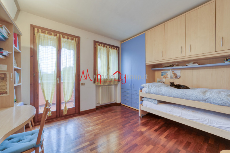 PADOVA ZONA VOLTABRUSEGANA - (Rif. V261P) - Proponiamo in vendita casa a schiera di testa, dispos...