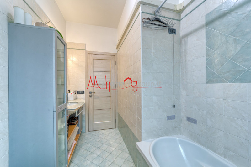 PADOVA ZONA MANDRIA: Appartamento ristrutturato con garage in zona servita

In contesto tranquill...