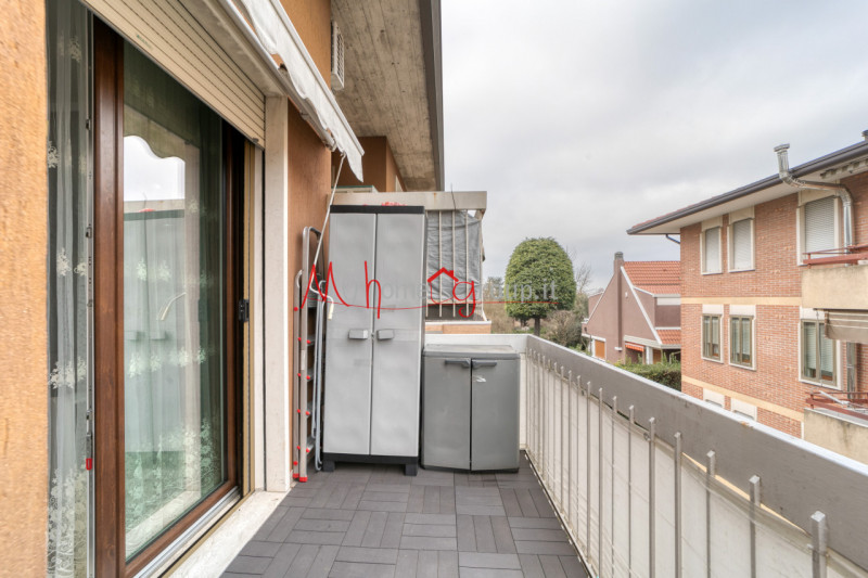 PADOVA ZONA MANDRIA: Appartamento ristrutturato con garage in zona servita

In contesto tranquill...