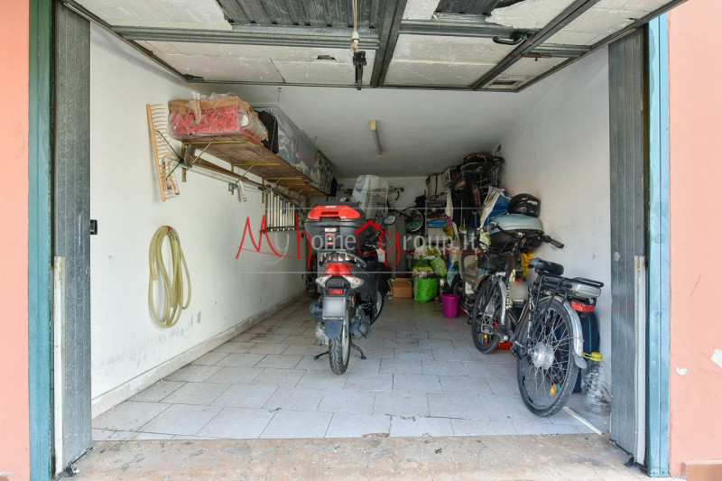 PADOVA ZONA VOLTABUSEGANA - In piccolo condominio di solo quattro unità, in cui recentemente è st...