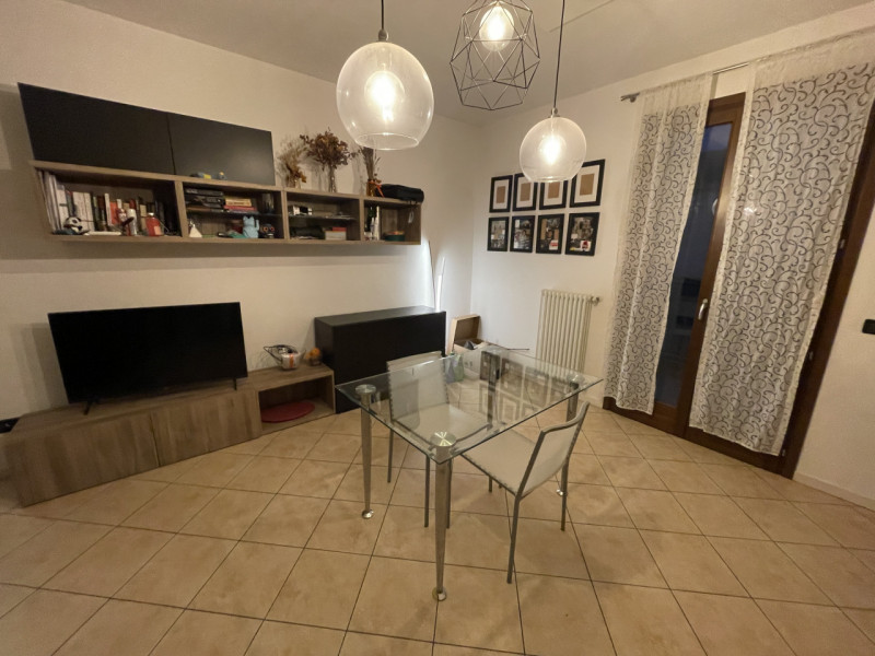 CAMPODORO posizione centralissima, recente complesso del 2008, 
BILOCALE ARREDATO  secondo ultimo...