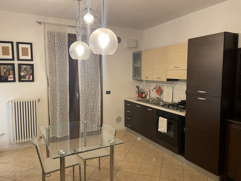 CAMPODORO posizione centralissima, recente complesso del 2008, 
BILOCALE ARREDATO  secondo ultimo...