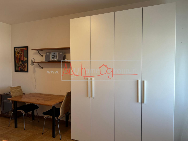 CHIESANUOVA: Stanza matrimoniale ad uso singolo in appartamento condiviso, composto di ingresso, ...