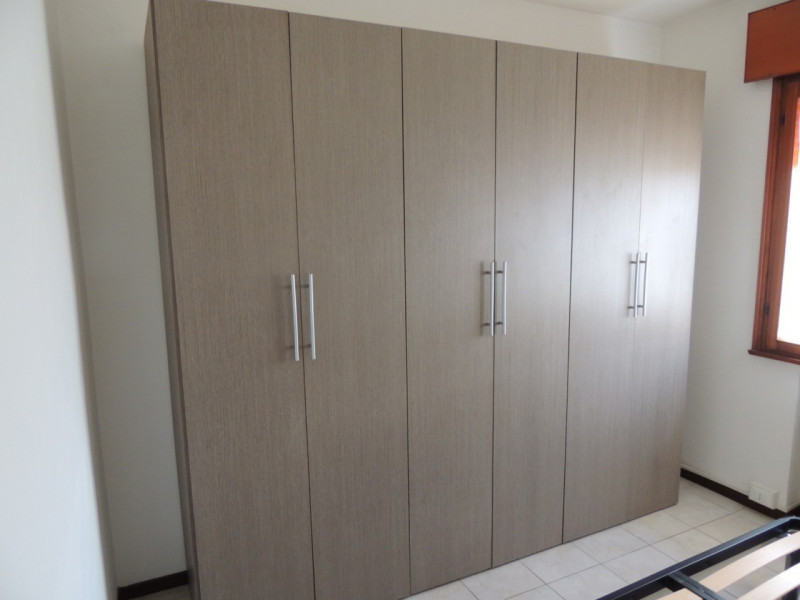 Chiesanuova: Appartamento all'ultimo piano di palazzina dotata di ascensore; si compone di ingres...