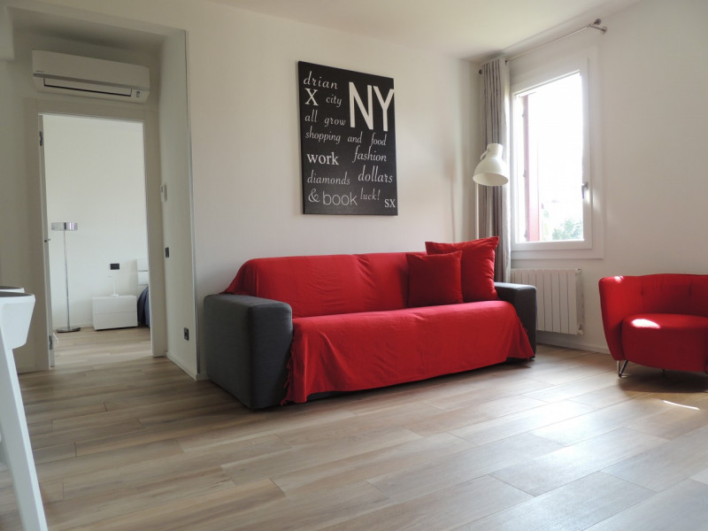 CHIESANUOVA: Appartamento ristrutturato a nuovo e completamente arredato, con ingresso indipenden...