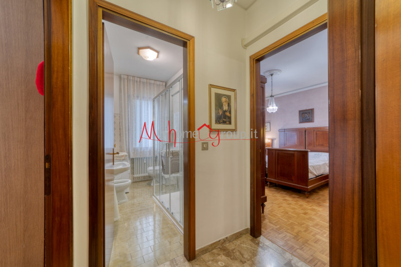 CHIESANUOVA: Appartamento al primo piano, composto di ampio ingresso, soggiorno con uscita sul te...