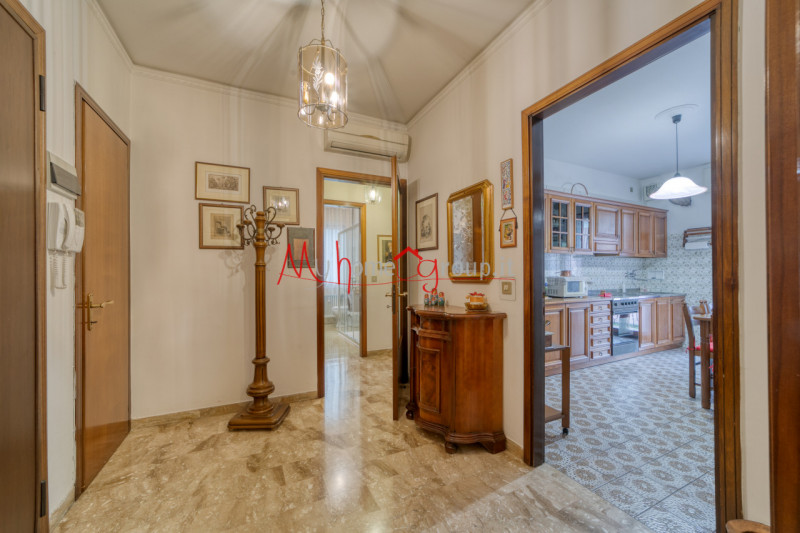 CHIESANUOVA: Appartamento al primo piano, composto di ampio ingresso, soggiorno con uscita sul te...