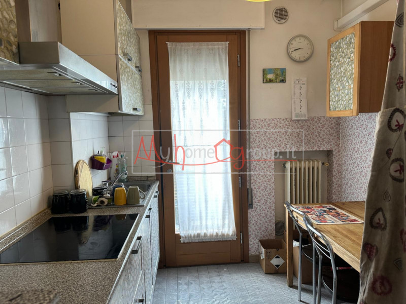 CHIESANUOVA: Stanza singola per studenti/lavoratori in appartamento condiviso al secondo piano. S...