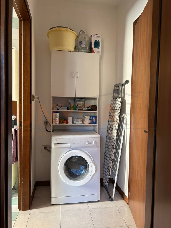 MESTRINO: proponiamo appartamento al piano terra, completamente arredato.

La disposizione degli ...