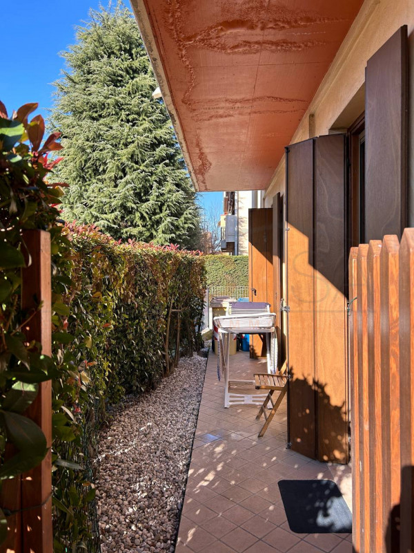 MESTRINO: proponiamo appartamento al piano terra, completamente arredato.

La disposizione degli ...