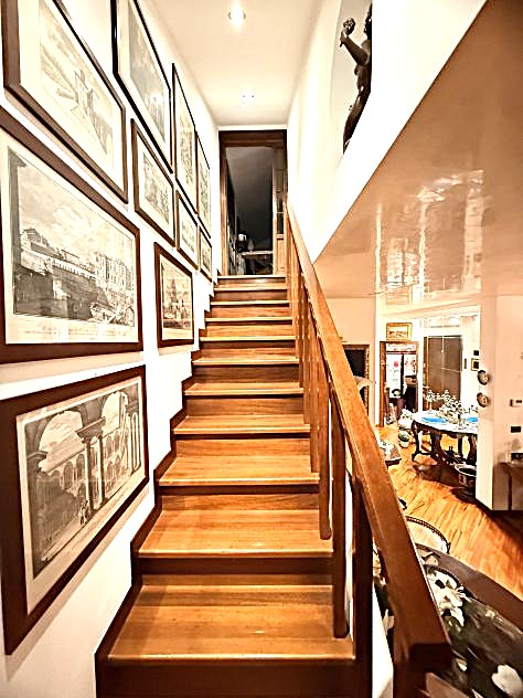 TENCAROLA - (RifA239-s) – Appartamento signorile su due livelli con terrazze e mansarda. In conte...