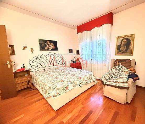 TENCAROLA - (RifA239-s) – Appartamento signorile su due livelli con terrazze e mansarda. In conte...