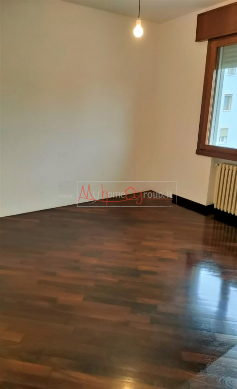 TENCAROLA - (Rif.A098-s) - In posizione centrale a Tencarola, nel comune di Selvazzano Dentro, pr...