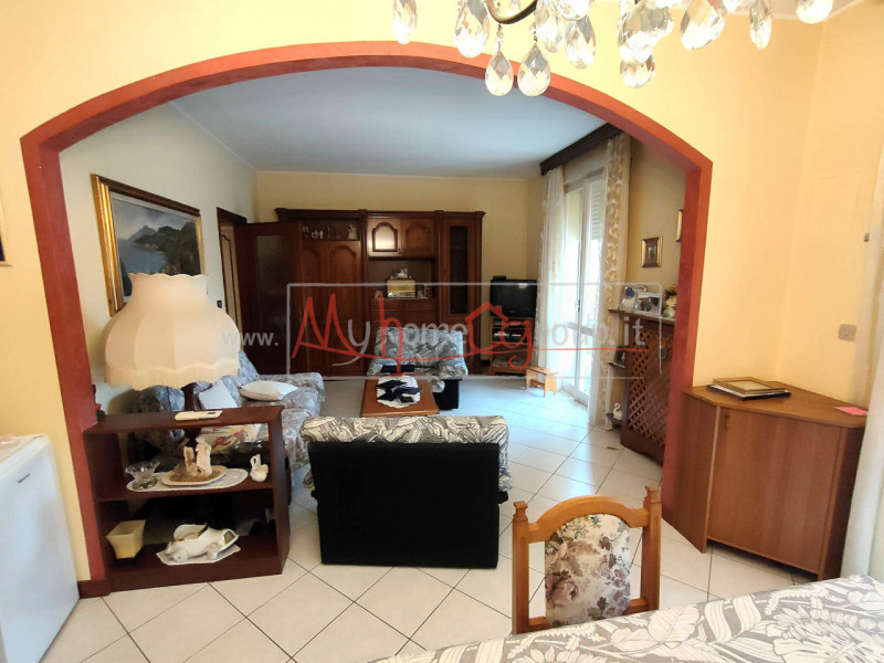 TENCAROLA - (Rif.A149-s) - Ampio e luminoso appartamento quadrilocale in vendita. Questo immobile...