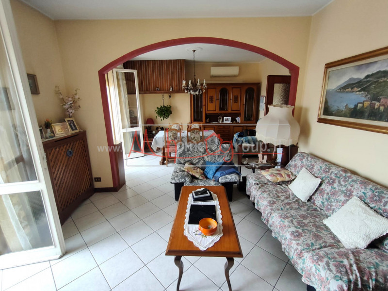 TENCAROLA - (Rif.A149-s) - Ampio e luminoso appartamento quadrilocale. Questo immobile si trova a...